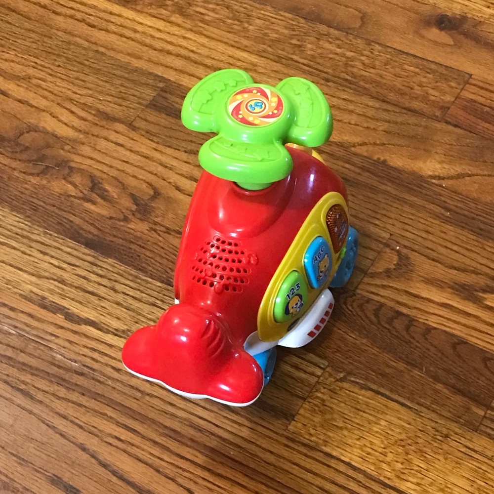 VTech Spin and Go Helicopter, Red
Pressing down on the propeller crawl and chase - Picture 5 of 12